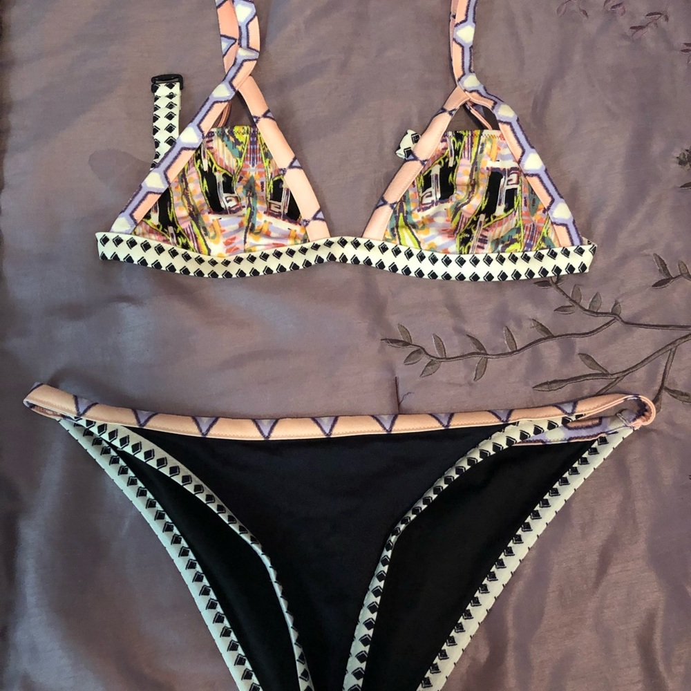 VS Bikini